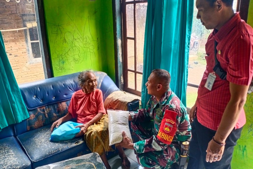 Babinsa dan Bhabinkamtibmas Bersatu dalam Baksos Pembagian Sembako