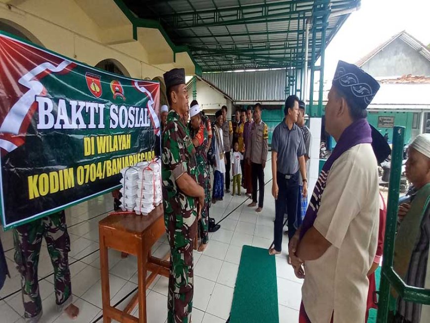 Kemanunggalan TNI Bersama Rakyat Melalui Kegiatan Jumat Berkah