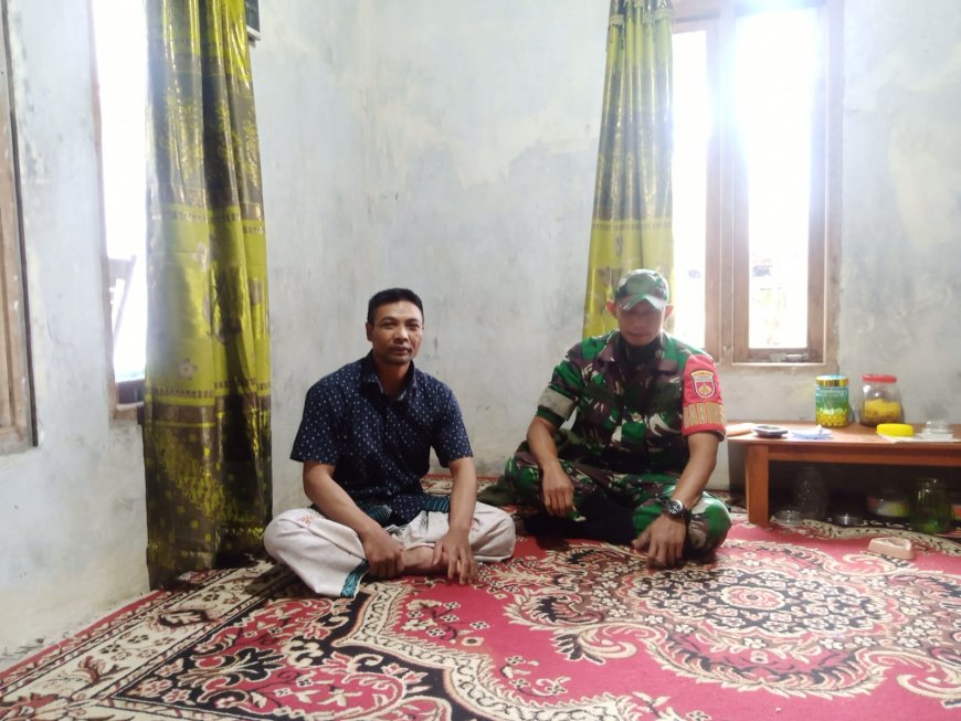 Babinsa Koramil 16/Pejawaran Laksanakan Silaturahmi Sekaligus Komsos dengan Kepala Desa Terpilih Di Desa Semangkung