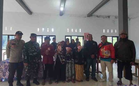 Babinsa Koramil 16/Pejawaran Melaksanakan Pendampingan penyaluran BLT-DD