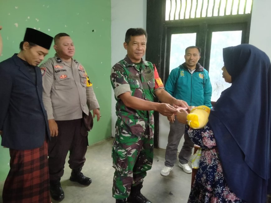 Babinsa Koramil 16/Pejawaran Dampingi Penyaluran BLT Dana Desa Triwulan 1