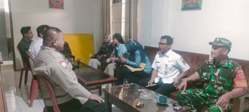 Babinsa Koramil 16/Pejawaran bersama Bhabinkamtibmas Komsos dengan Kasitrantib dan Kasipemdes Kecamatan Pejawaran