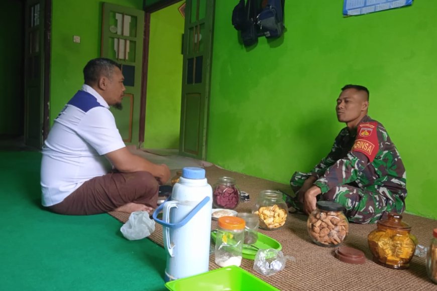 Komsos Babinsa Koramil 16/Pejawaran Ajak Danton Linmas Ikut Berperan Jaga Keamanan Desa