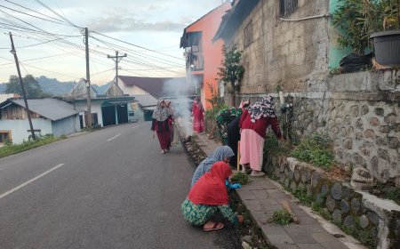 Wujudkan Lingkungan Bersih, Babinsa Koramil 16/Pejawaran Kerja Bakti Bersama Warga
