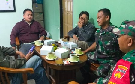 Jalin Keakraban, Babinsa Koramil 16/Pejawaran Komsos Perangkat Desa