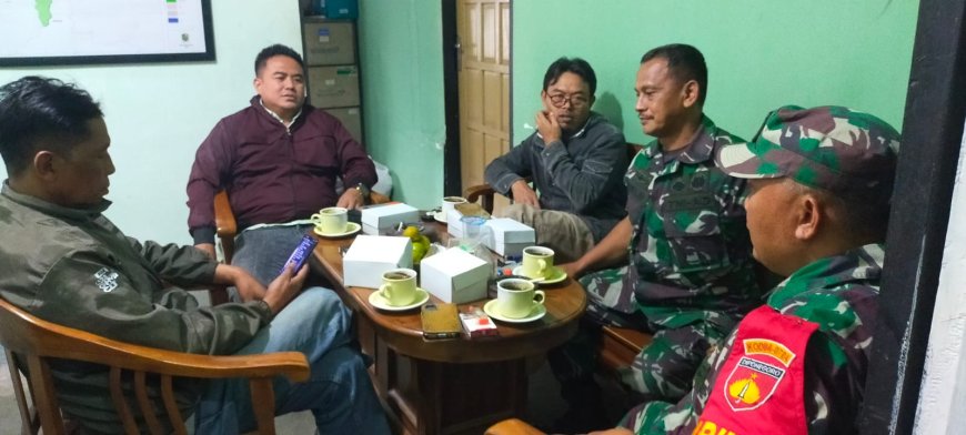 Jalin Keakraban, Babinsa Koramil 16/Pejawaran Komsos Perangkat Desa